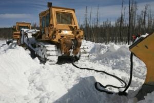 Yellowstone plow crews labor to open park for spring visitors Yellowstone plow crews labor to open park for spring visitors