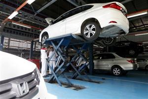 Auto industry acts globally - except on recalls