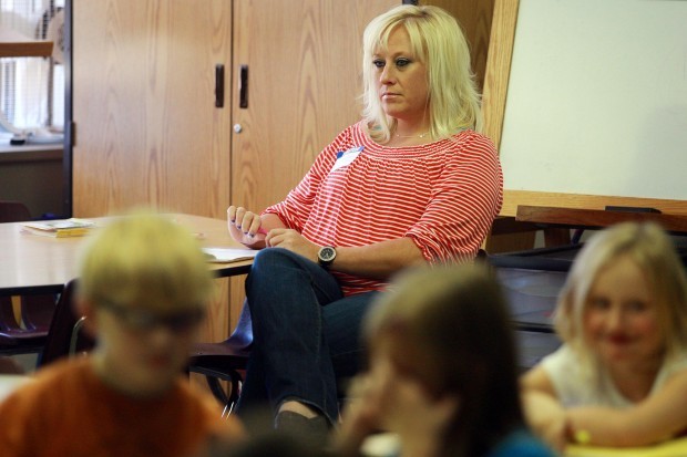 Evansville school sets parental goal to improve student performance