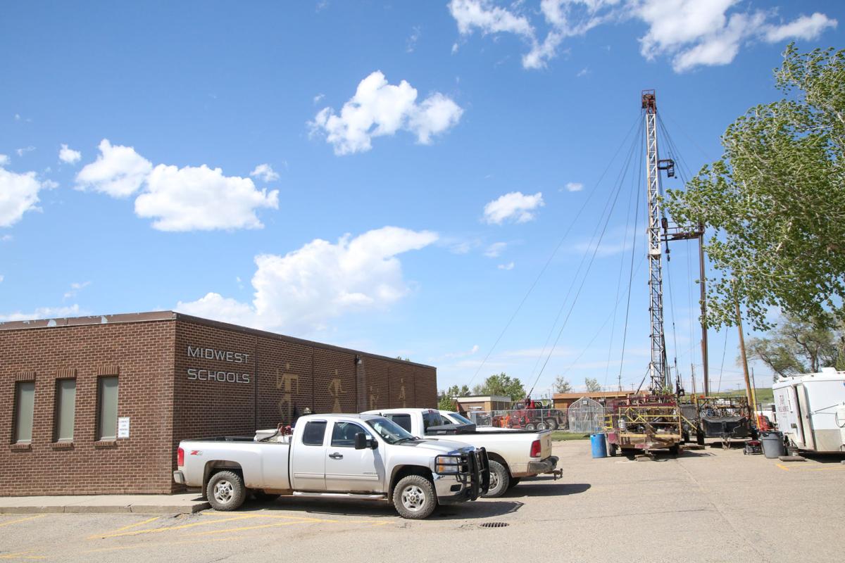 Midwest residents report unexplained illnesses as gas leak search
