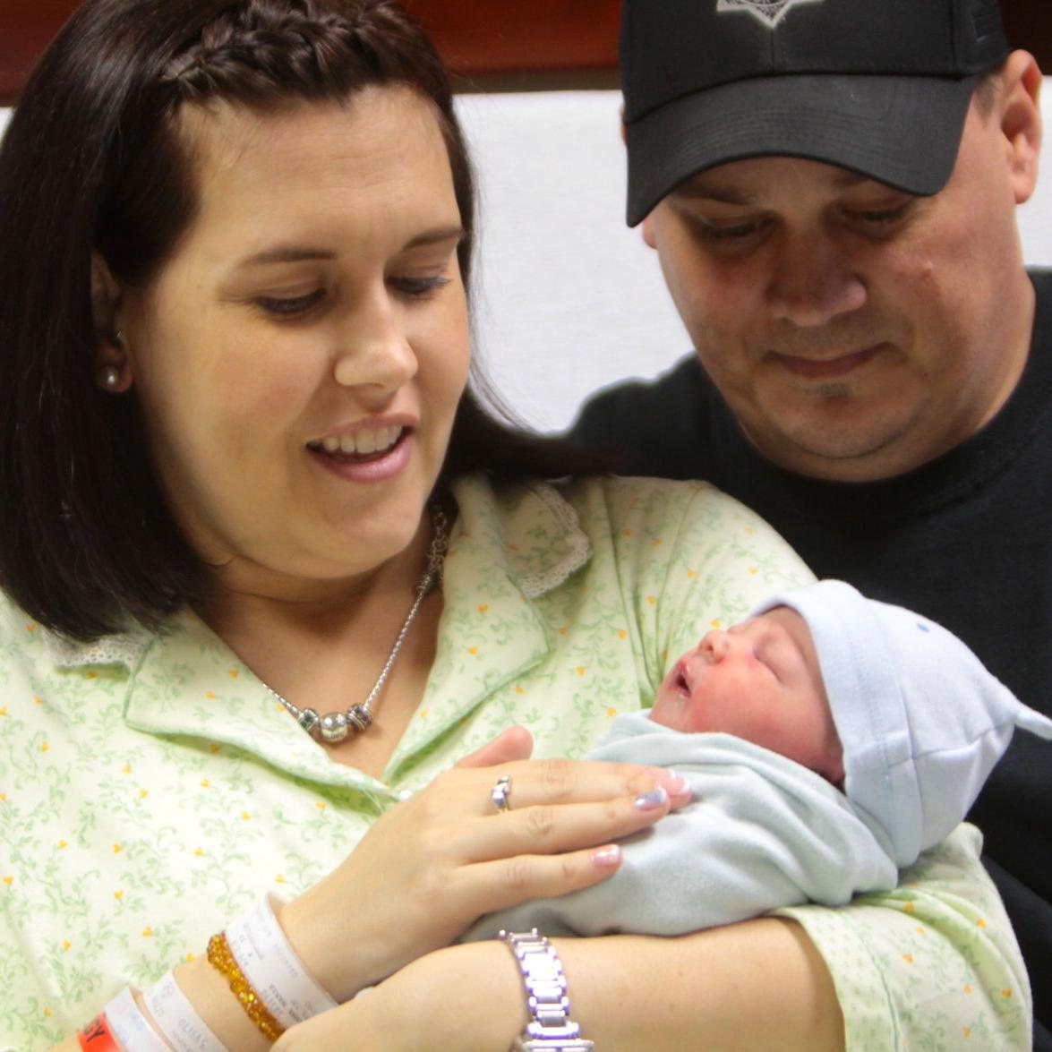 Alabama family, trooper bond during car birth