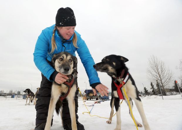 Party atmosphere marks Iditarod's ceremonial start