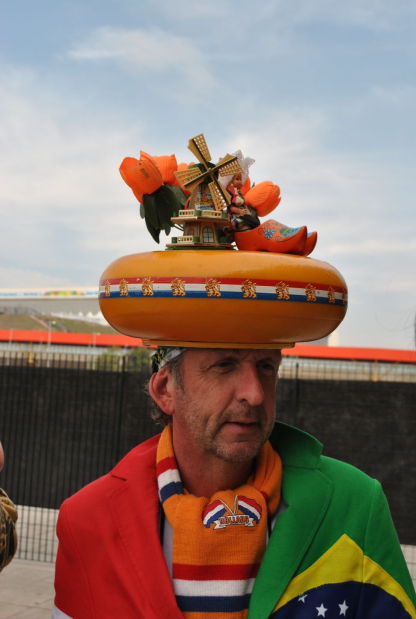 Dutch soccer fans show colorful spirit
