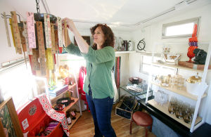Linda Ronstadt puts former Tucson home up for sale