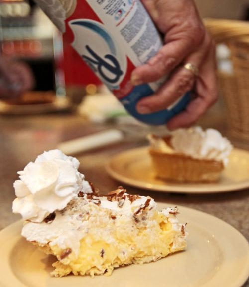 Marana eatery branches into OV