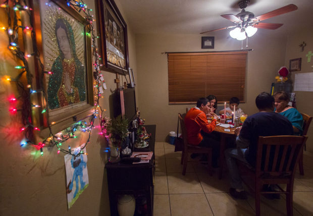 Perplexed by new insurance plans? He can help - Arizona Daily Star