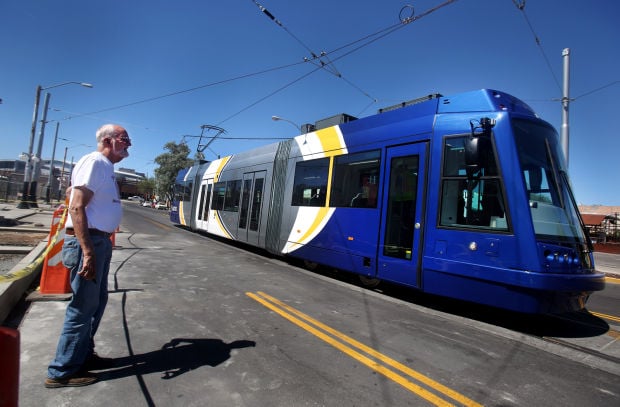 Tucson streetcar testing