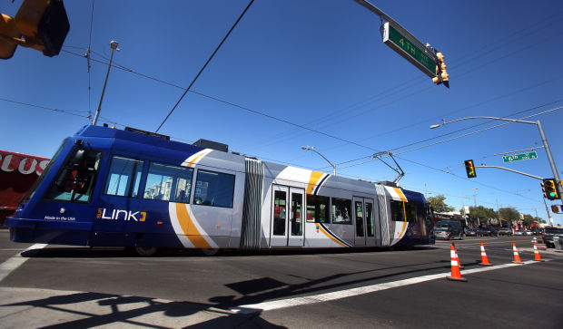 Tucson streetcar testing
