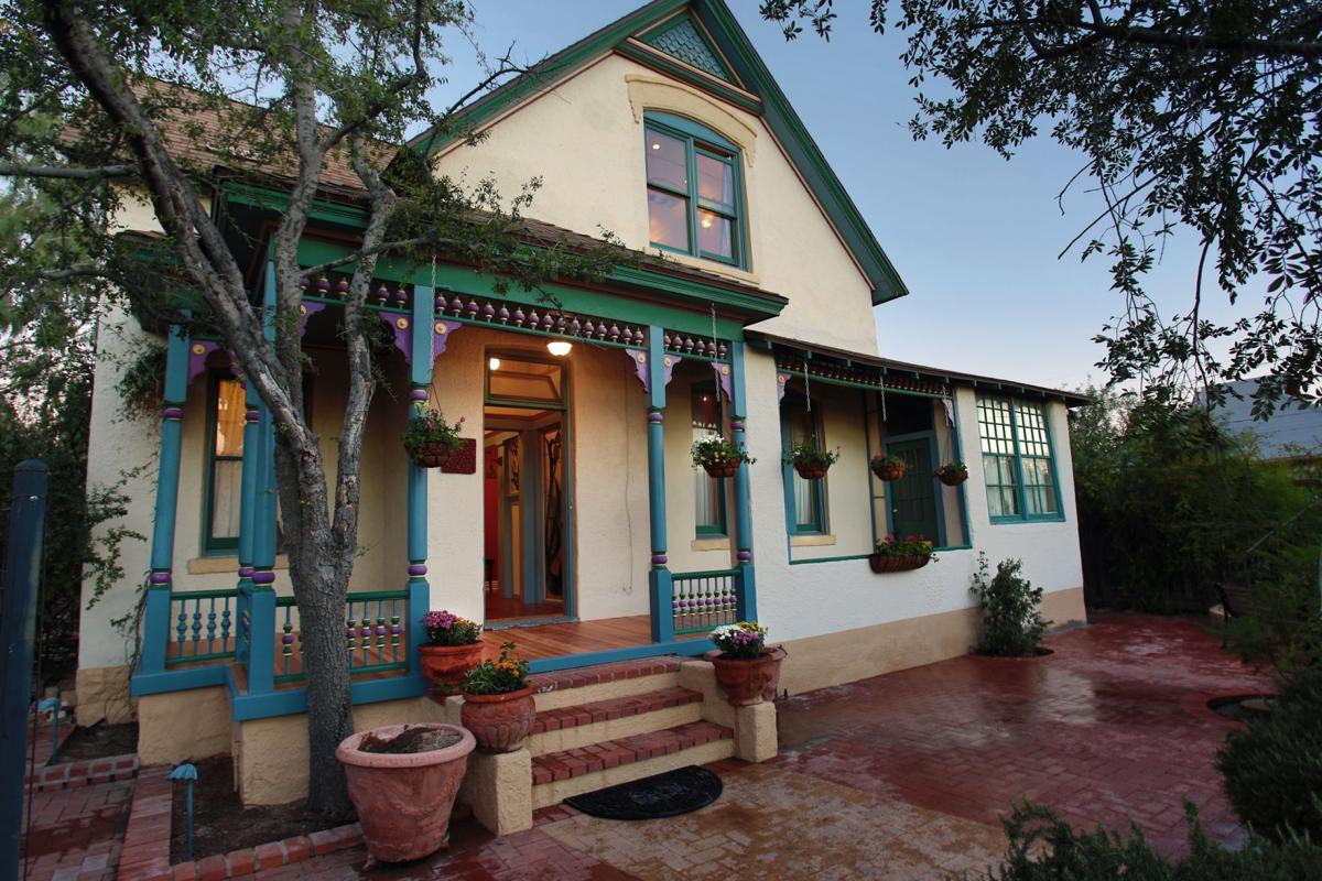 Dunbar/Spring tour recognizes rich, eventful history that includes historic homes and cemetery Dunbar/Spring tour recognizes rich, eventful history that includes historic homes and cemetery