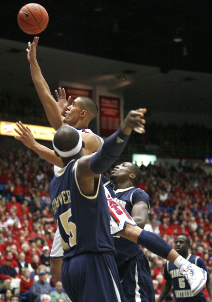 Arizona Basketball: Wildcats 82, Charleston Southern 73