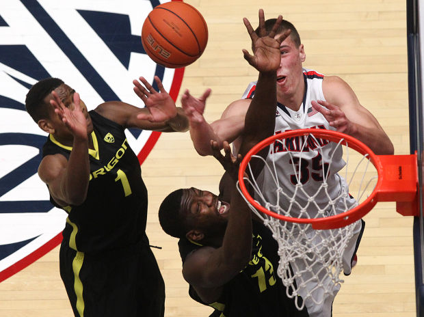 No. 2 Arizona 67, Oregon 65