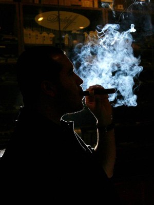 Study finds truths about smoking, links to poverty  