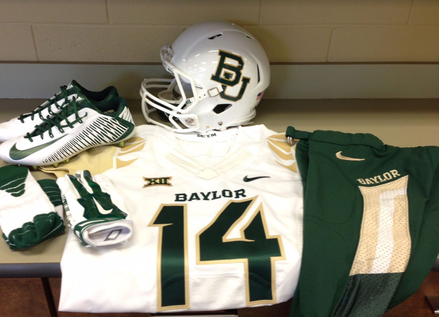 White-White-White Combo  Baylor football, Football uniforms, Baylor