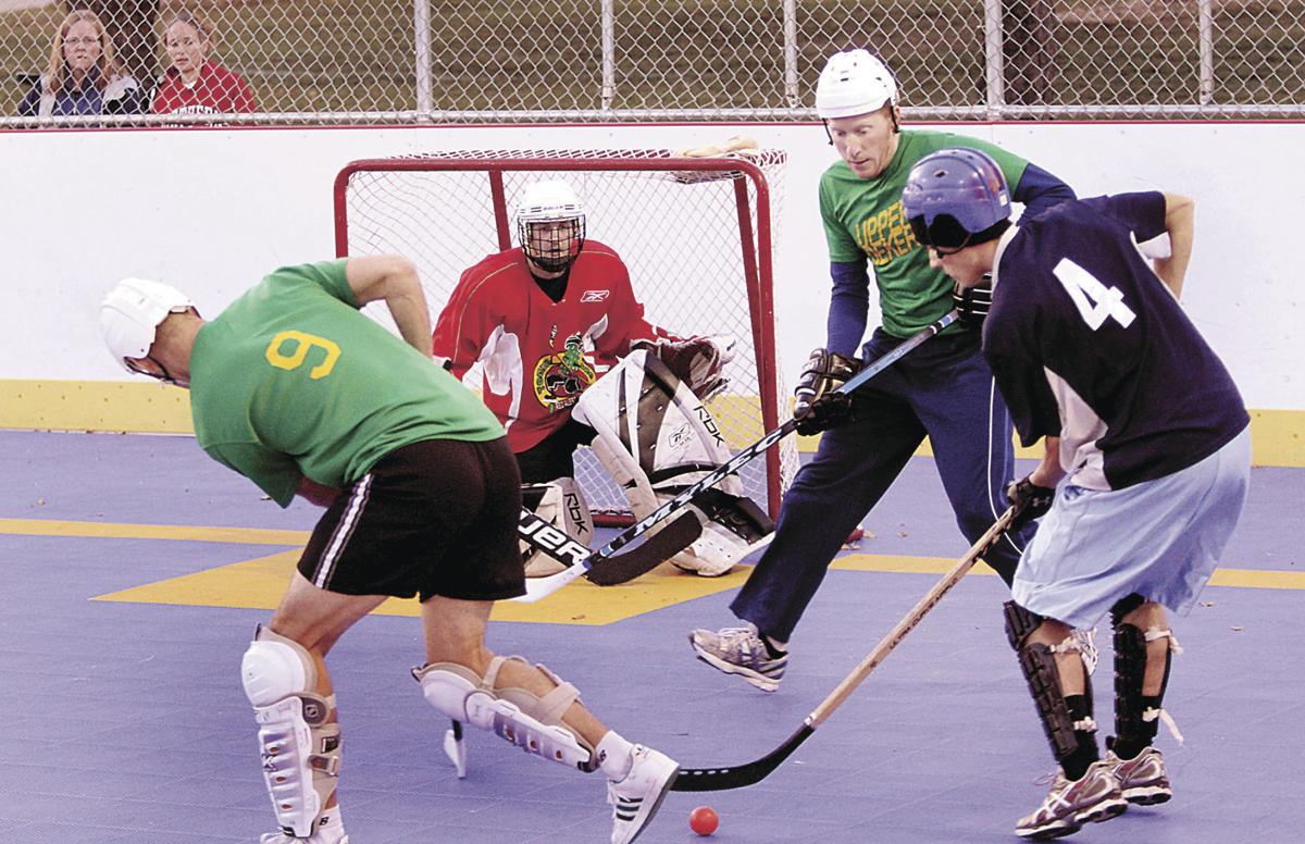 Dek hockey rink taking shape downtown Political News