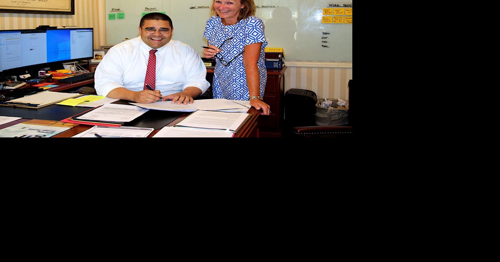 East Hampton Village Earns Top Credit Ratings, Gives Mayor A Secretary ...