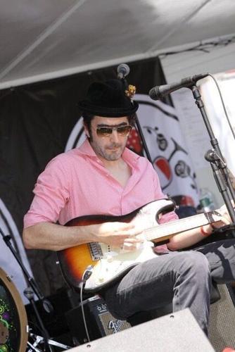 Jake Lear Performs at the Masonic Club | Arts & Living | 27east.com