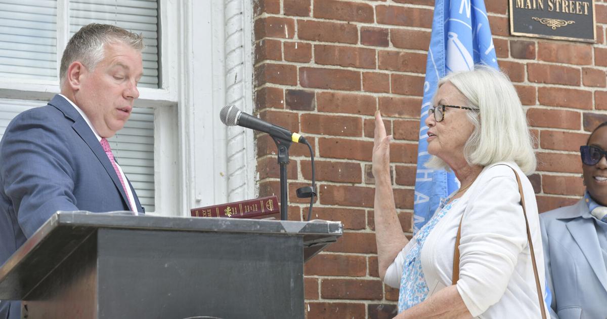 Trustee Zinnanti and Justice Riley Sworn In at Southampton Village Hall ...