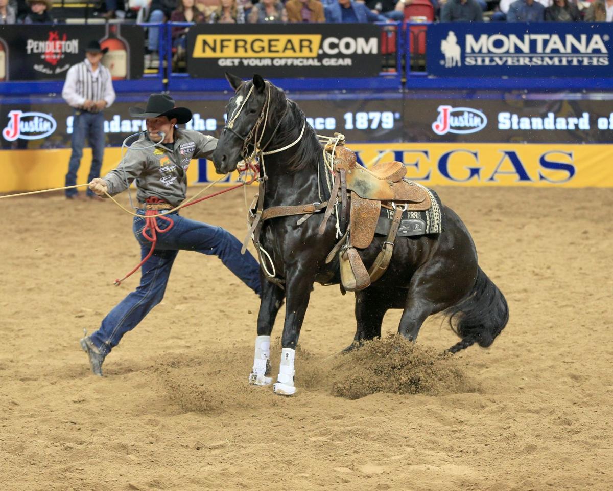 Two Montana Competitors Move Into 1st Place In The World Standings After Round 1 Of National Finals Rodeo Rodeo 406mtsports Com