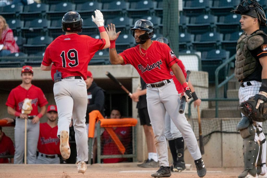 Mustangs vs. Blue Sox 