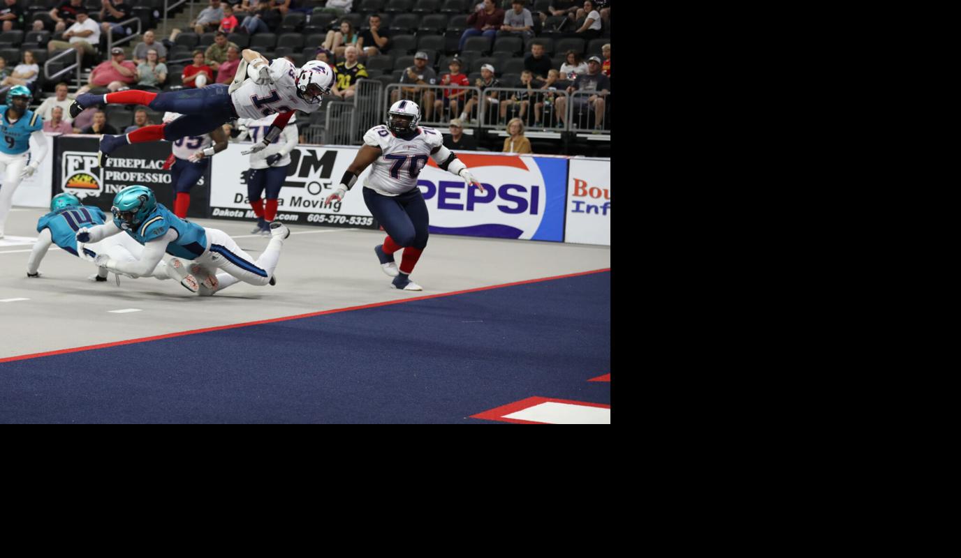 PIRATES DEFEAT STORM IN FINAL SECONDS - Indoor Football League