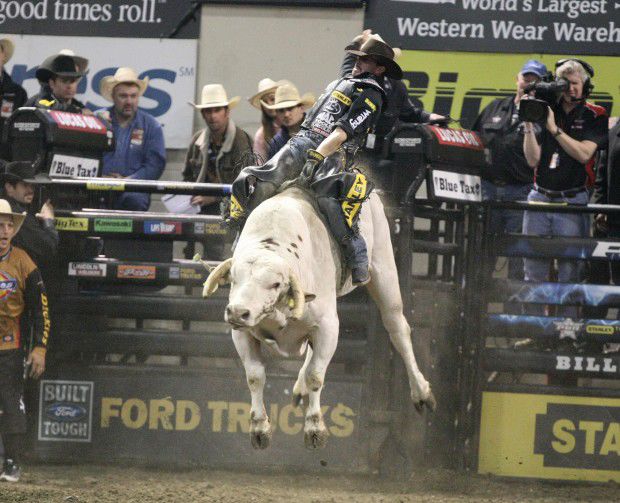 COWBOY BULL RIDER RIDING RODEO TEAM ROUNDUP T-SHIRT SHIRT