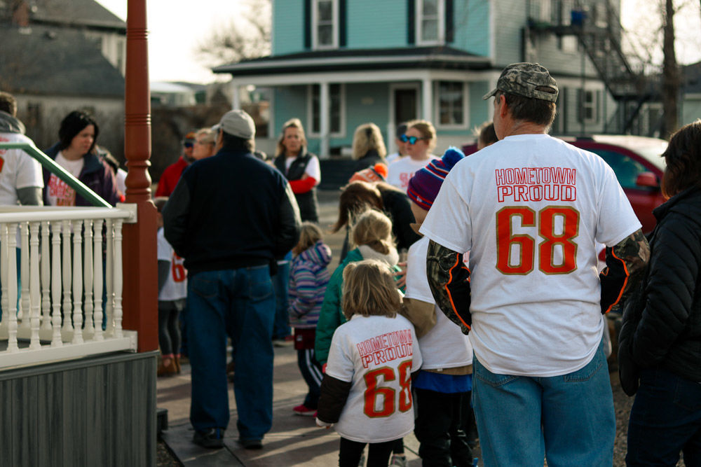 406 Favs: Former MSU Bobcat Mike Person carries Montana loyalty, Glendive  pride to Super Bowl