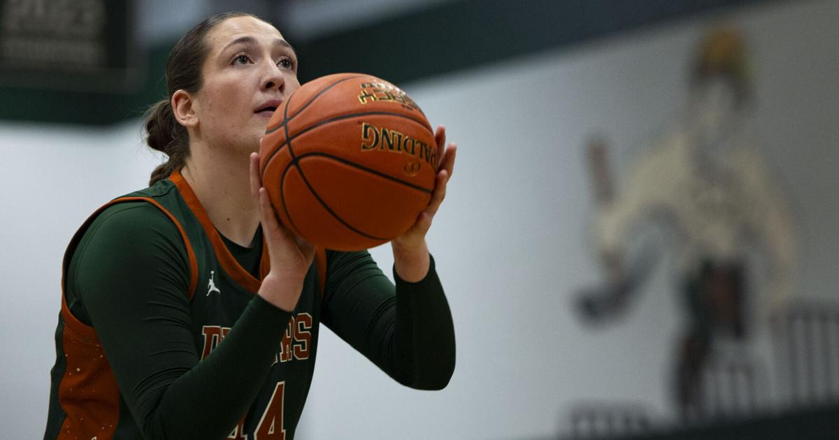 Hadley Perry Hadley Humpherys nets season-high; Rocky opens 2-game lead