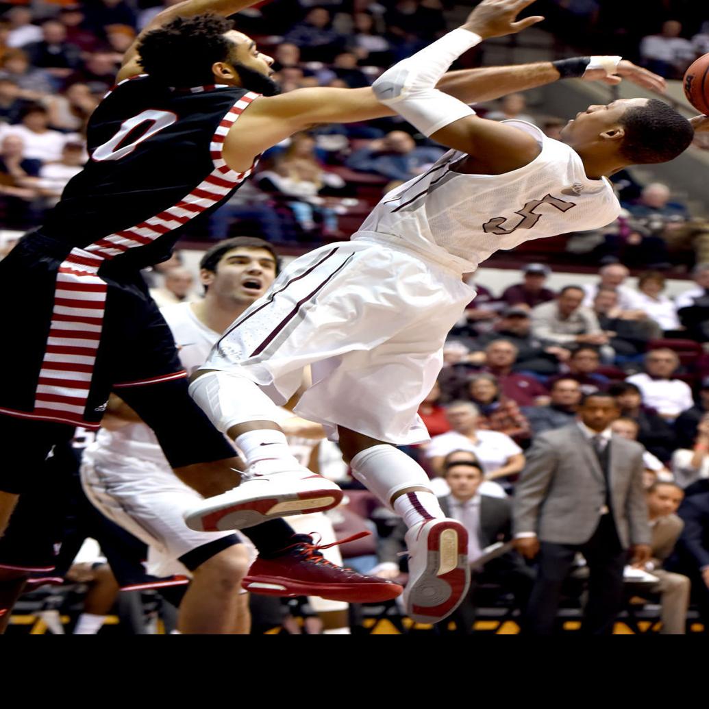 Griz Down Eagles As Wright And Breunig Combine For 51 Um