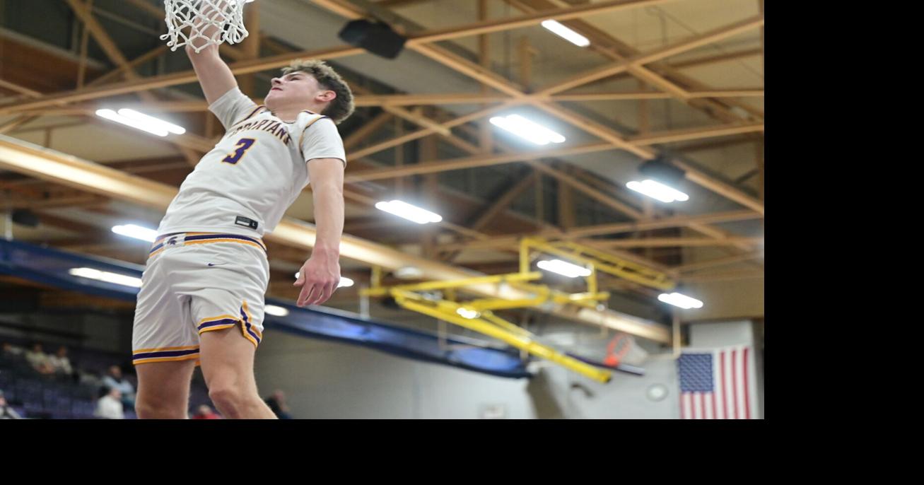 Lincoln Rogers finishes a windmill dunk, Sentinel improves to 2-1 with win over Belgrade