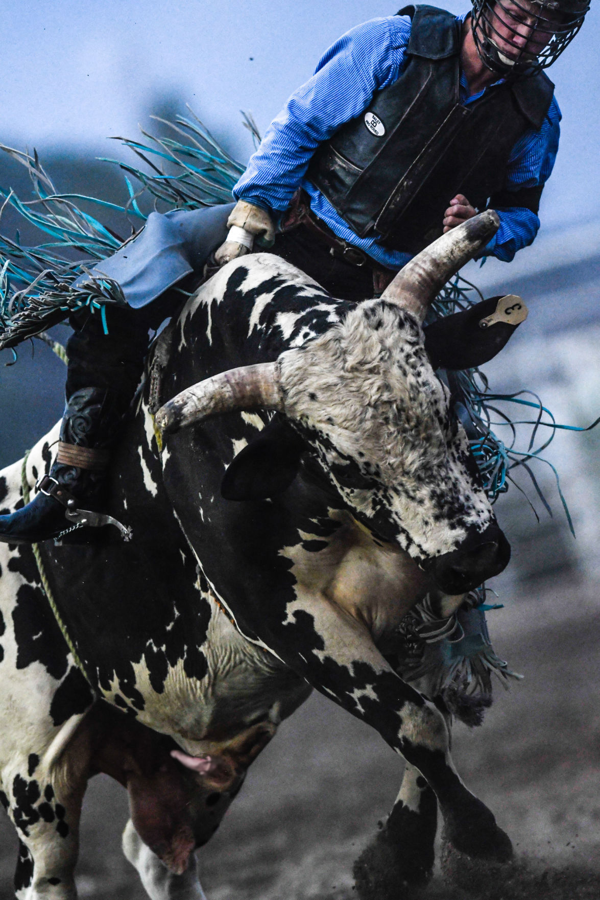 Florence cowboy seizes bareback lead at smoky Missoula Stampede Rodeo