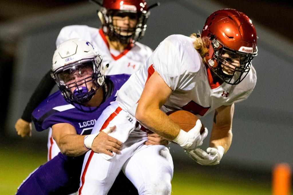 Glendive S Nelson Crisafulli Kirby Basta Sign To Play Football