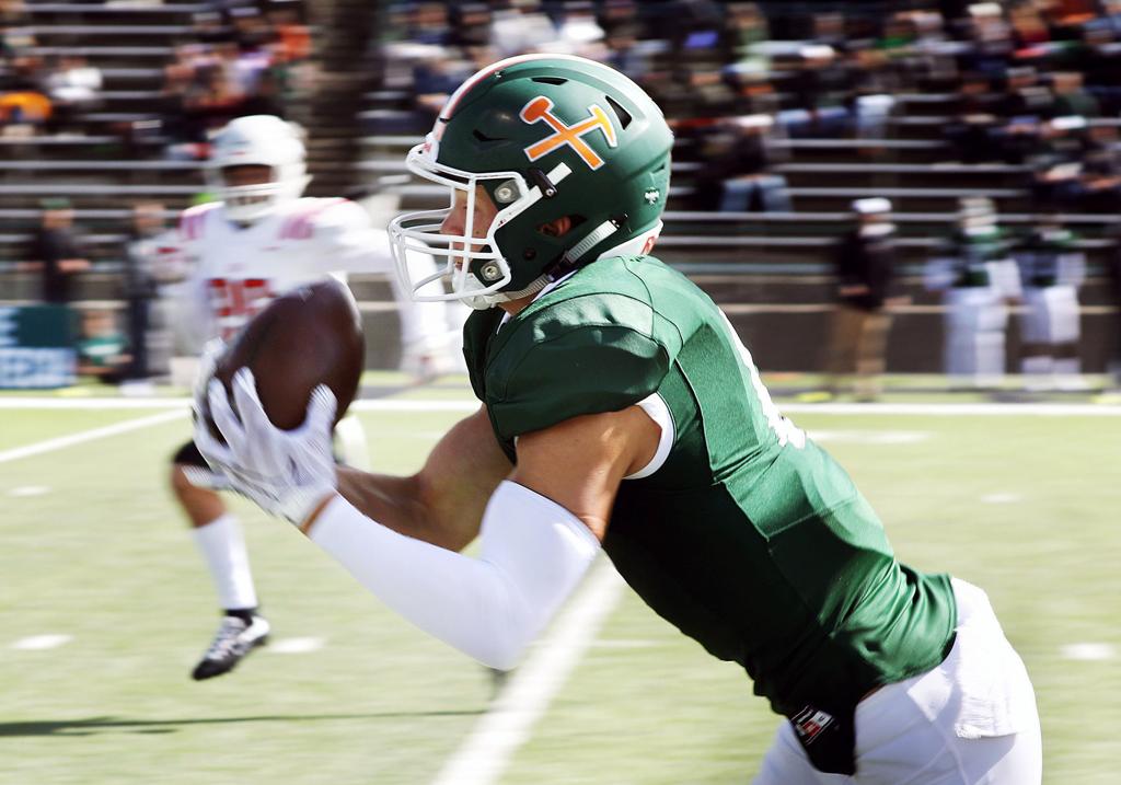 Montana Tech Football Grabs Tight Win Over Southern Oregon On Hall