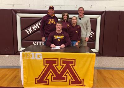 High School Notebook Sidney S Carter Hughes Signs With Minnesota