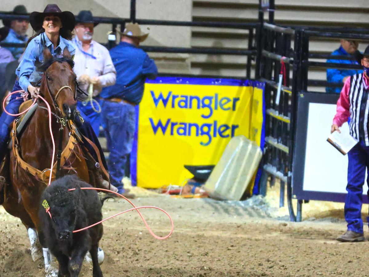 National Finals Rodeo Volborg S Joey Williams Wins Two Rounds Of Breakaway Roping Rodeo 406mtsports Com National Finals Rodeo Volborg S Joey Williams Wins Two Rounds Of Breakaway Roping Rodeo 406mtsports Com