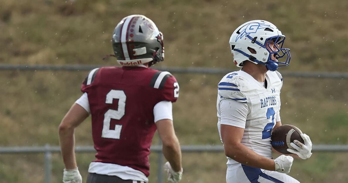 The No. 4 Bozeman Gallatin High School football team secured a road victory over Helena High, overcoming adversity during the game.
