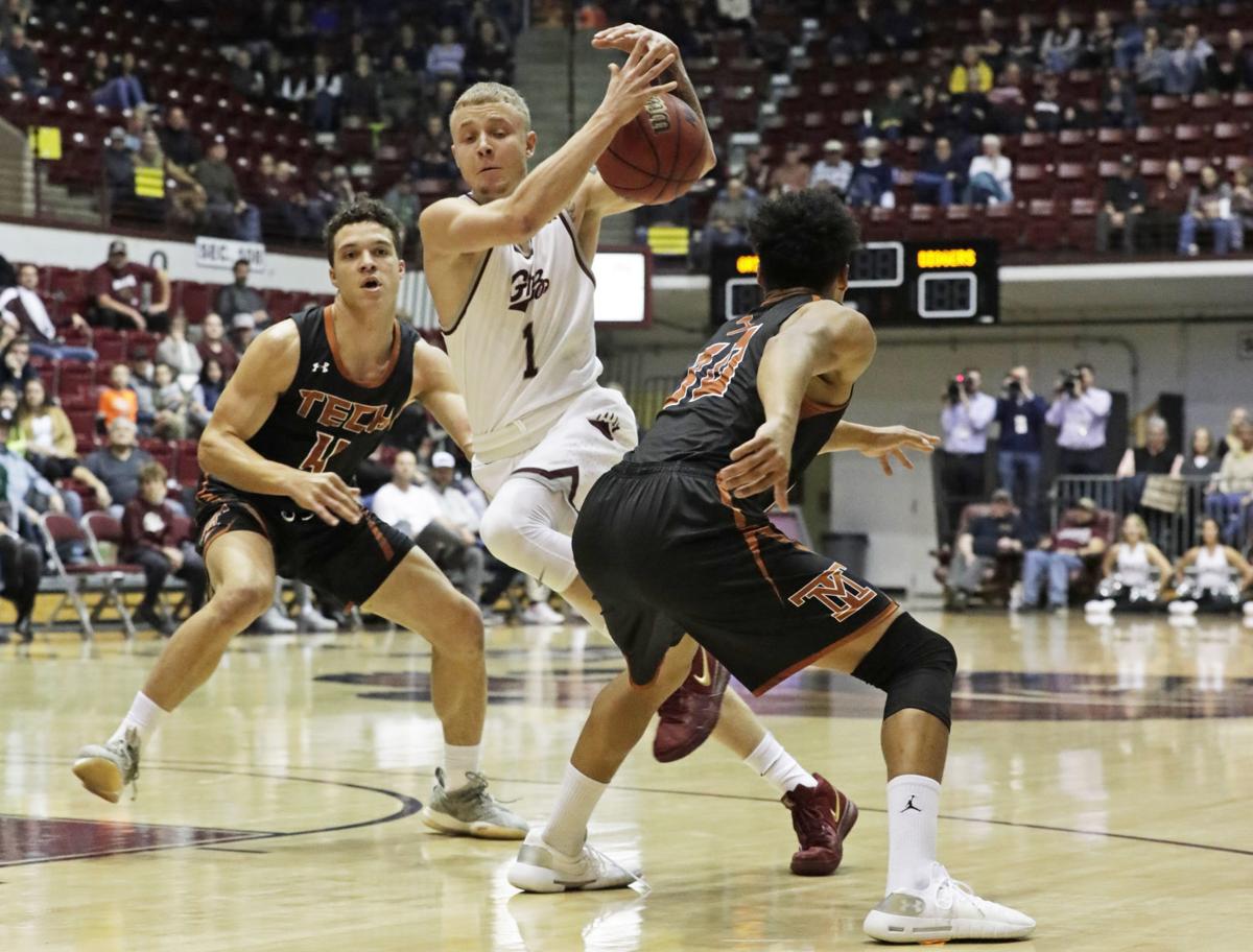 Montana Too Much To Handle Races Past Montana Tech Um Grizzlies