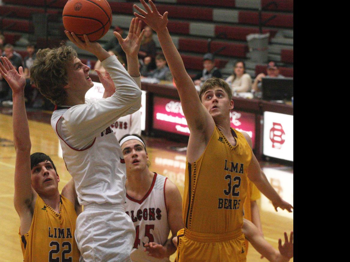 Twin Bridges Boys Playing Focused Start 12c District Tournament