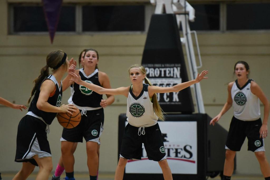 Debilitating Disease Can T Keep Anaconda S Sydnie Peterson From