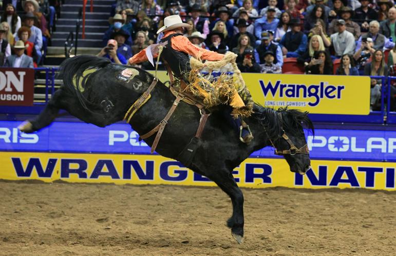 National Finals Rodeo Edgar S Parker Breding Scores 90 To Win Bull Riding On Day 2 Rodeo 406mtsports Com National Finals Rodeo Edgar S Parker Breding Scores 90 To Win Bull Riding On Day 2 Rodeo 406mtsports Com