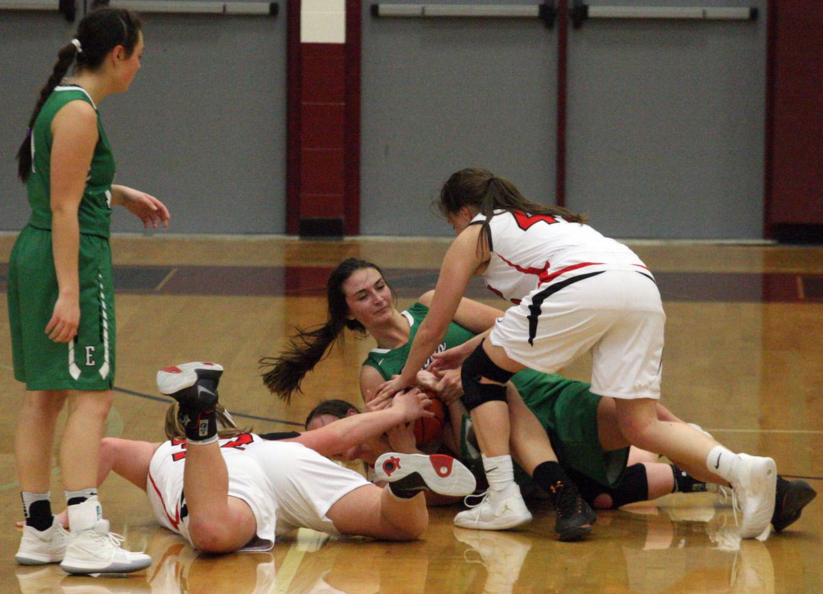 In Photos Twin Bridges Avenges Loss To Ennis For District 12c