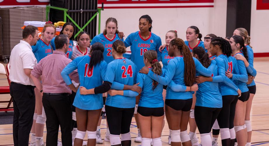 Never say die UNM volleyball rallies to complete wild openingday