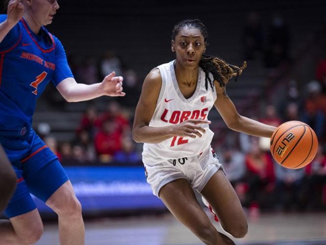 lobo-basketball-women-sophomore-augmon-ahead-of-schedule-as-she-adjusts-her-role-college