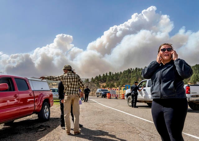 New Mexico battling historic blaze as Hermits Peak-Calf Canyon fire 26%  contained - ABC News