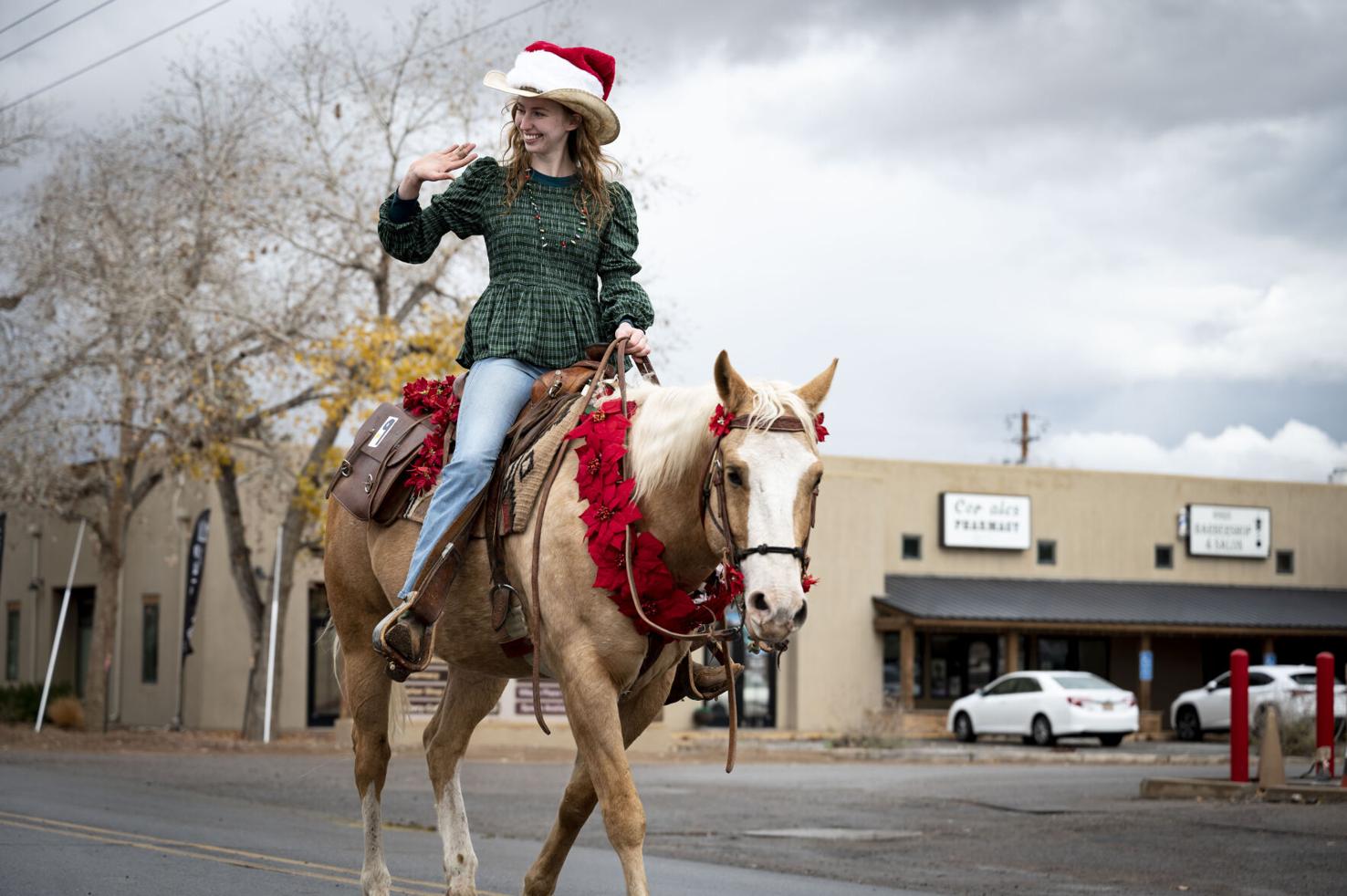 7+ pictures of Christmas de los Caballos Parade in Corrales