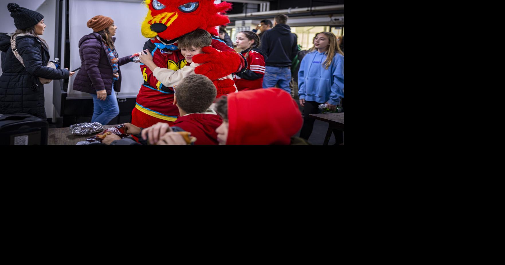 A howl of a time: NA3HL NM Ice Wolves host school day game