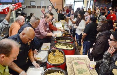 Restaurants serving thanksgiving dinner in rio rancho nm