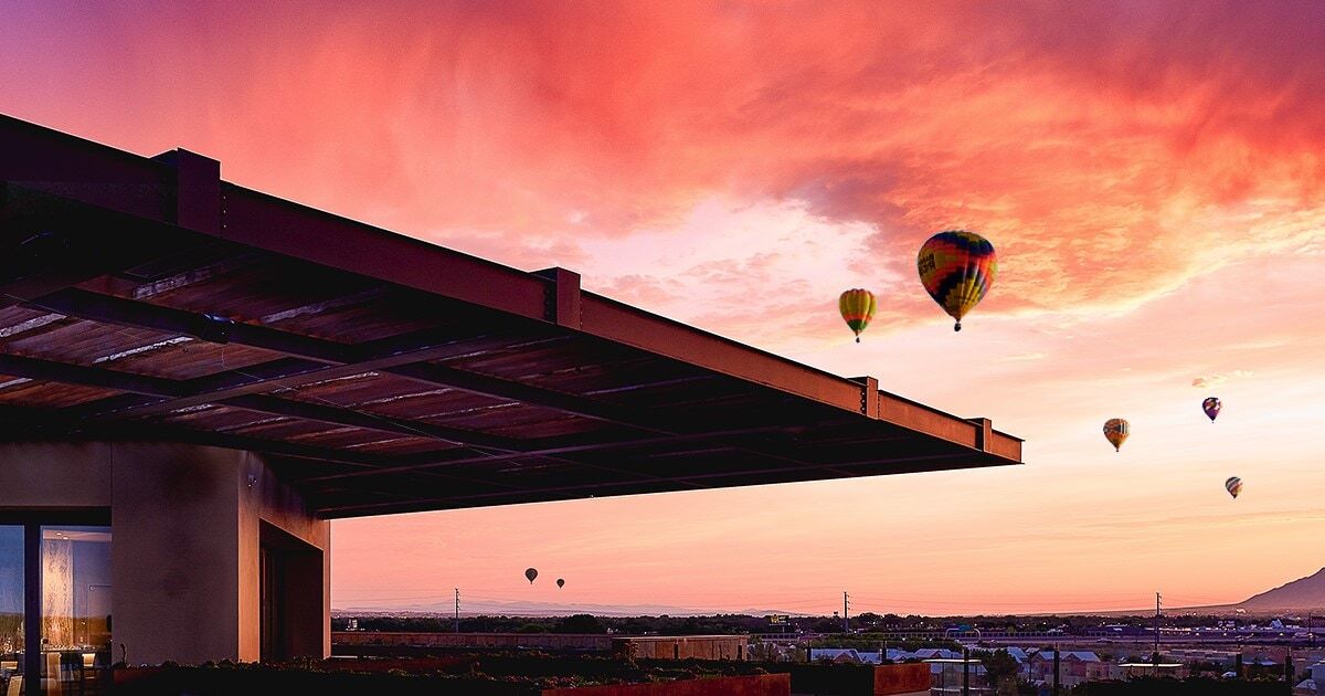 Morning lift Hotel Chaco celebrates Balloon Fall Fest at rooftop