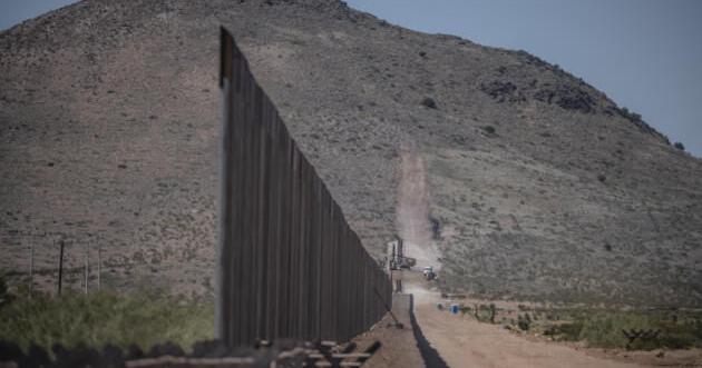 Wall goes up along NM border