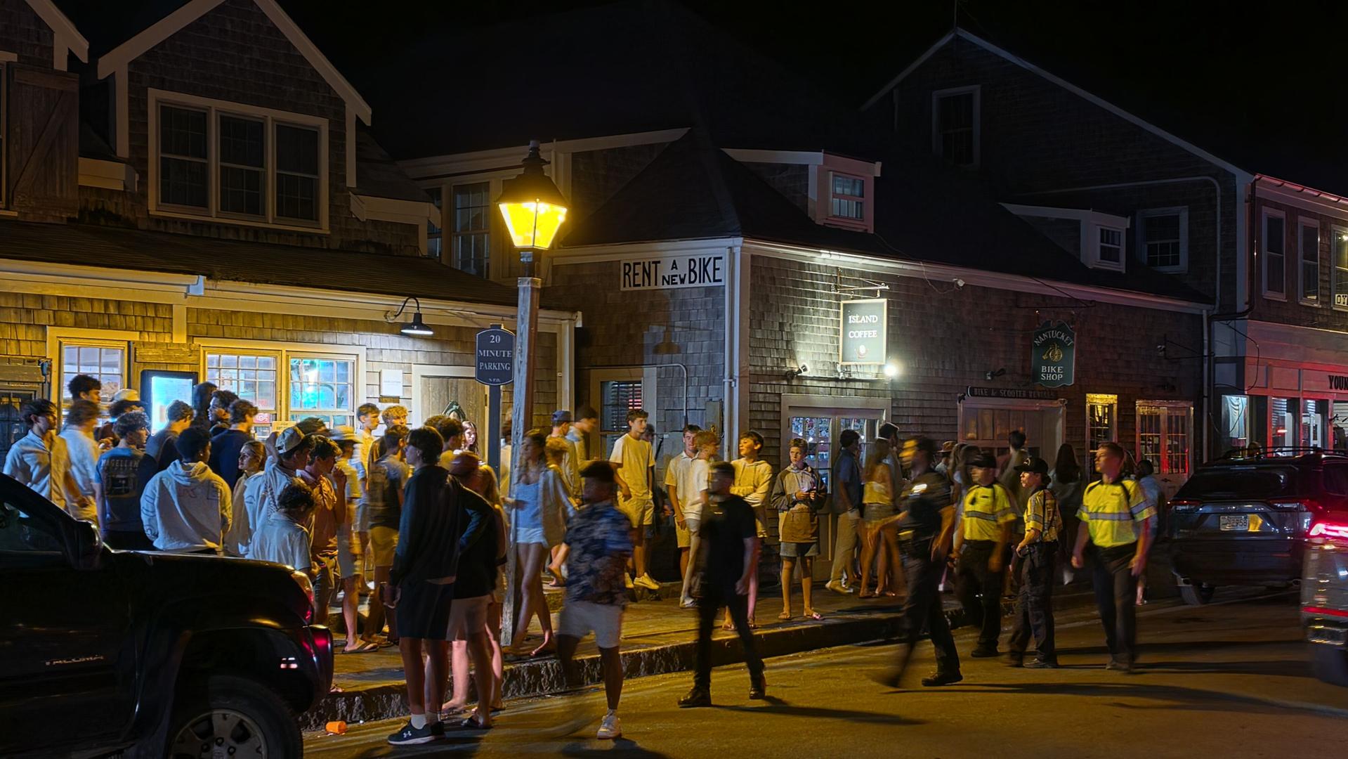 Police report rise in late-night problems on Broad Street
