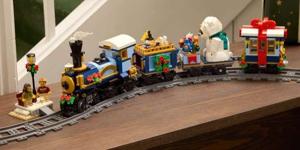 Lego Holiday Train Set Gets the 3D-Printing Treatment